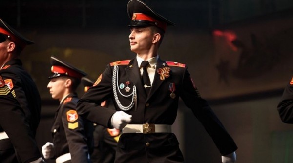 Праздник бравых мужчин: в Омске отмечают День защитника Отечества