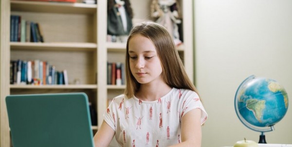 Омские ученики ещё успевают исправить годовые оценки