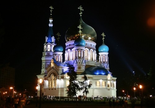 Омичи все равно пришли на Пасхальную службу…