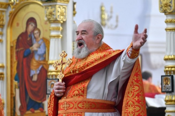 Пасха-2020 в Омске. Благодатный огонь, служба, куличи и яйца