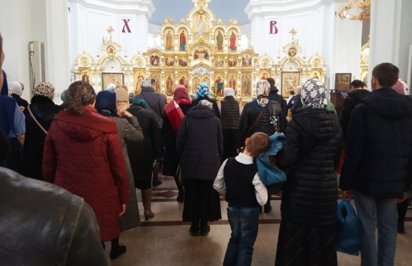 Самоизоляция под ударом: омичи снова толпами вышли на улицу, несмотря на запрет 