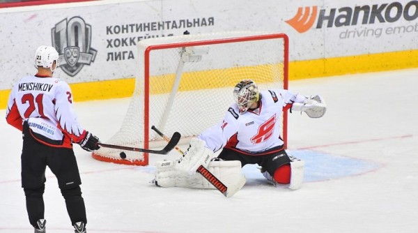 Вратарь «Авангарда» Карри Рямё получил травму в матче с «Металлургом» Вратарь «Авангарда» Карри Рямё получил травму в матче с «Металлургом»