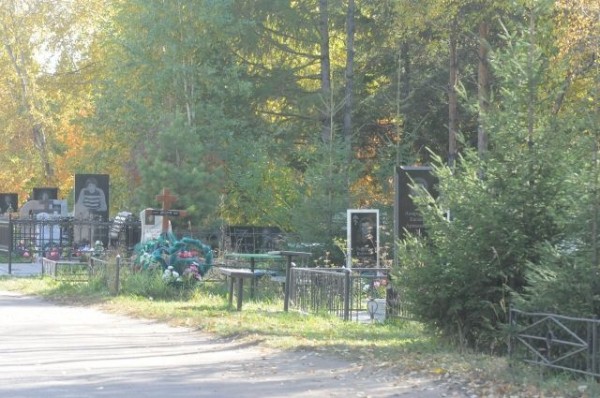 Омские власти напомнили жителям города о запрете на посещение кладбищ