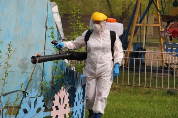 Борьба с клещами. В парке «Зелёный остров» прошла акарицидная обработка Борьба с клещами. В парке «Зелёный остров» прошла акарицидная обработка