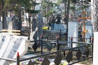 Омские власти напомнили жителям города о запрете на посещение кладбищ Омские власти напомнили жителям города о запрете на посещение кладбищ