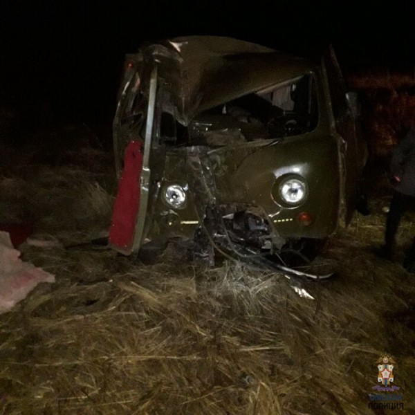 В Омской области уазик врезался в стелу: есть погибший В Омской области уазик врезался в стелу: есть погибший