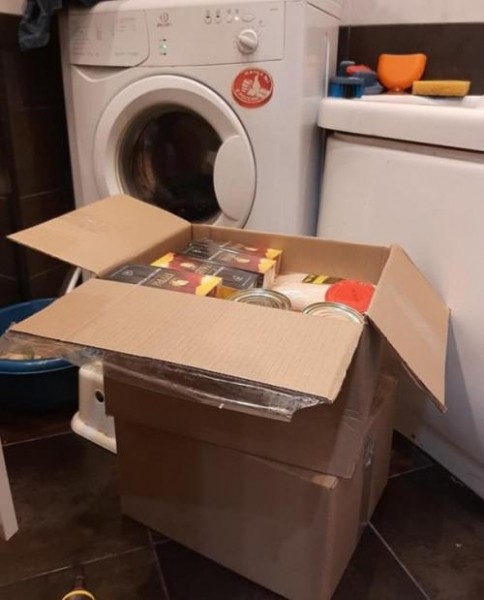 Омичи позавидовали питерским продуктовым наборам. Почему?