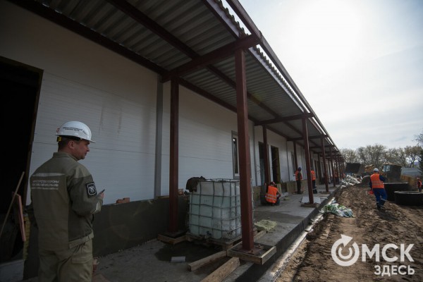 Фоторепортаж: как строят омский военный госпиталь на 100 мест