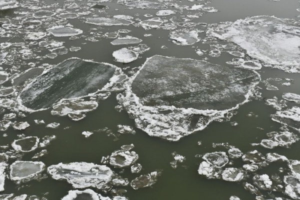 На Иртыше в Омске начался ледоход