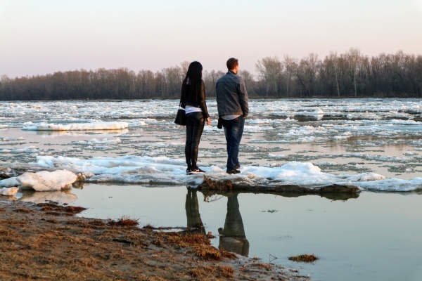 Самоизоляция под ударом: омичи снова толпами вышли на улицу, несмотря на запрет 