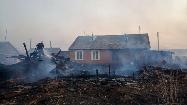 За сутки в области в пяти домах вспыхнул пожар За сутки в области в пяти домах вспыхнул пожар