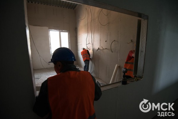 Фоторепортаж: как строят омский военный госпиталь на 100 мест