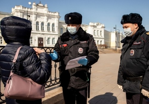 Омское УВД уполномочено заявить: просроченные права и паспорта действительны. Пока.