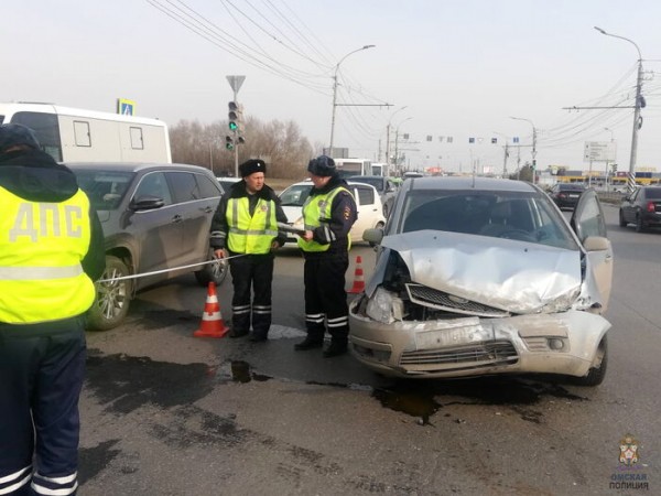 Машина скорой помощи попала в ДТП. Пострадали пять человек