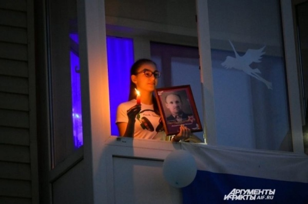Омичи зажгли в своих окнах «Фонарики Победы» Омичи зажгли в своих окнах «Фонарики Победы»