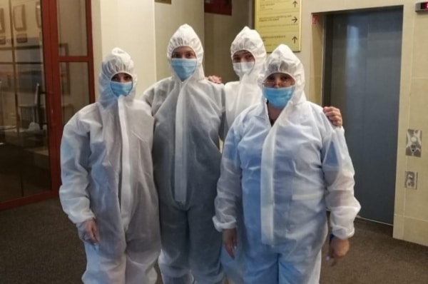 Всегда в костюмах и масках. Как студенты-медики помогают победить COVID-19