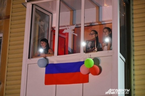 Омичи зажгли в своих окнах «Фонарики Победы» Омичи зажгли в своих окнах «Фонарики Победы»