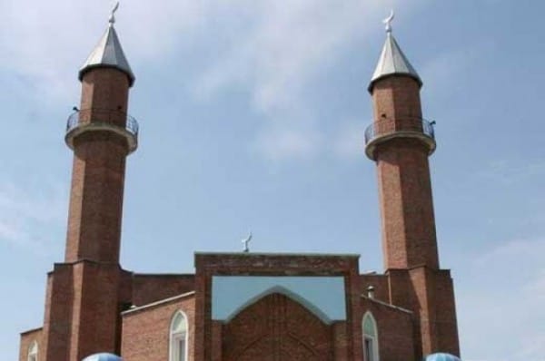 Губернатор поздравил мусульман Омской области с праздником Ураза-байрам