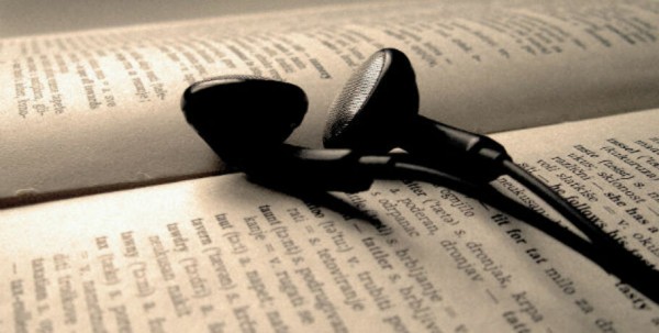 Аудиоверсию - каждой книге. Проект омских программистов получил поддержку Фонда "Сколково"