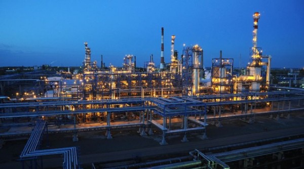 Фонд Манякина займется возвратом налогов Омского НПЗ в регион