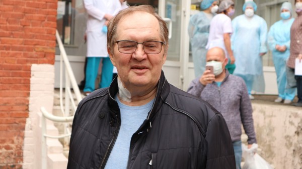 «Умереть мне было гораздо легче, чем выжить»: омич, перенесший коронавирус на ИВЛ 