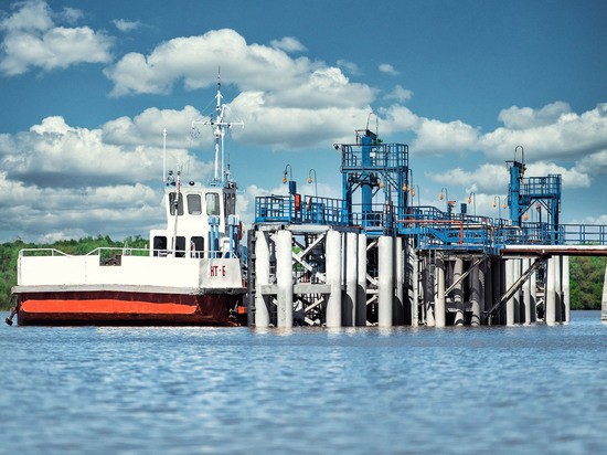 Омский нефтезавод модернизирует причальную инфраструктуру