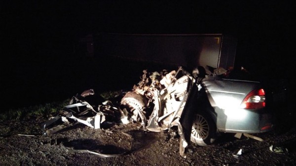 Под Омском при столкновении КамАЗа и "Лады" погиб водитель