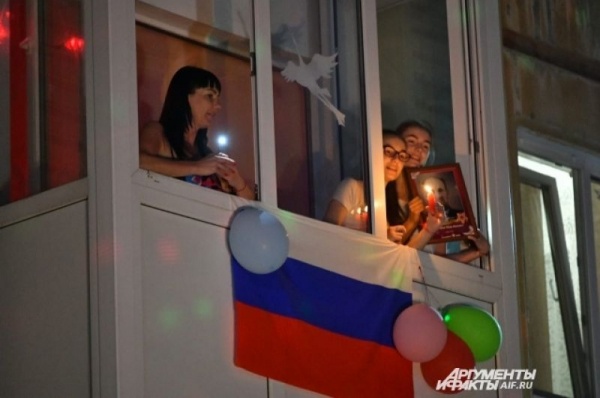 Омичи зажгли в своих окнах «Фонарики Победы» Омичи зажгли в своих окнах «Фонарики Победы»