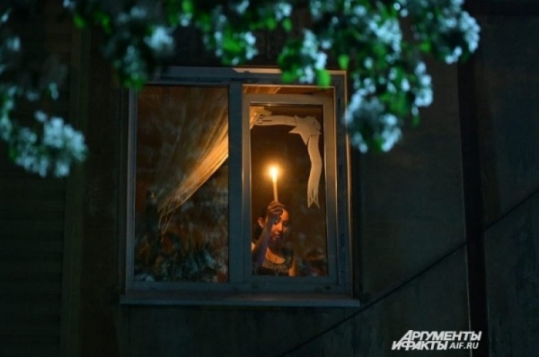 Омичи зажгли в своих окнах «Фонарики Победы» Омичи зажгли в своих окнах «Фонарики Победы»