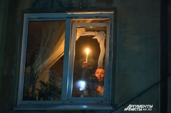 Омичи зажгли в своих окнах «Фонарики Победы» Омичи зажгли в своих окнах «Фонарики Победы»