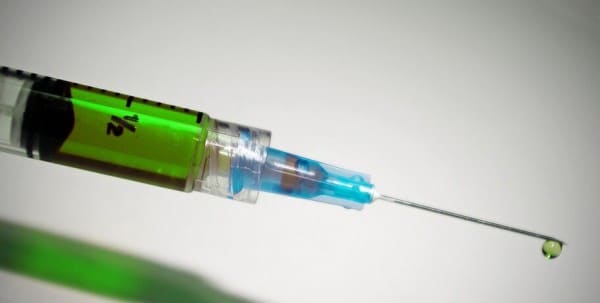 В США начали испытывать вакцину от коронавируса на людях