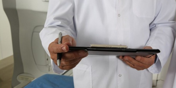 Омский хирург рассказал, как лечит пациентов с COVID-19