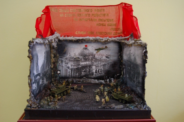 Омские железнодорожники создали арт-проекты ко Дню Победы