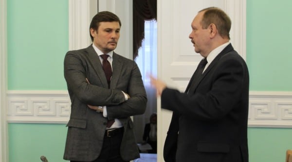 Омские единороссы об общественных приемных: «Мы не устраиваем пьянки»