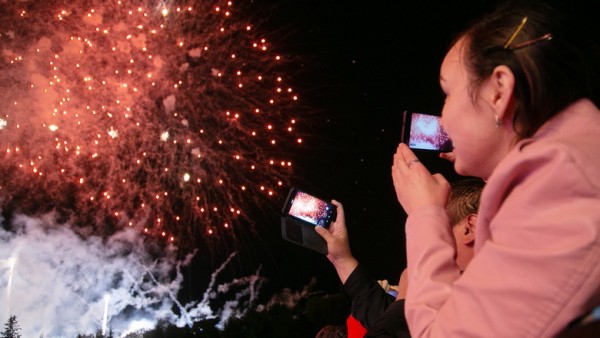 В Омске в День Победы все-таки состоялся праздничный салют В Омске в День Победы все-таки состоялся праздничный салют
