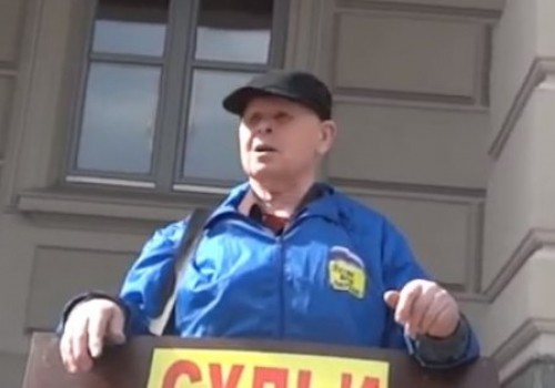 Поездка в суд не нарушает самоизоляцию, а вот за возвращение домой — штраф. Почему? Поездка в суд не нарушает самоизоляцию, а вот за возвращение домой — штраф. Почему?