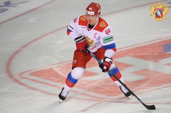 
        Дамир Шарипзянов: «Кубок Гагарина – это то, ради чего я перешёл в «Авангард»
      