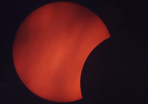 Омичи все же сфотографировали солнечное затмение