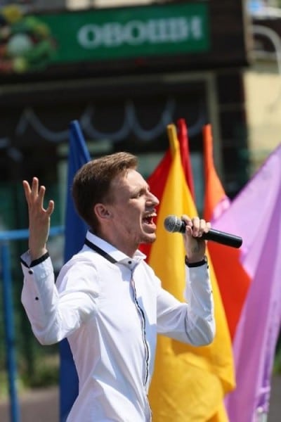 Флаги, песни, маски: как в Омске прошел День России?