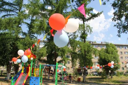 Флаги, песни, маски: как в Омске прошел День России?