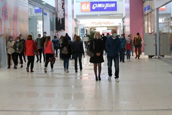 Тихое возвращение: как открылись торговые центры в Омске 