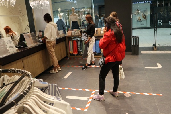 Тихое возвращение: как открылись торговые центры в Омске 