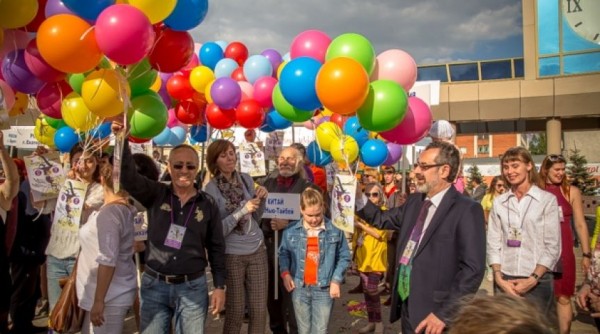 Директор «Арлекина» Станислав Дубков: «Они будут возмущаться, а мы будем думать, что нас приветствуют»