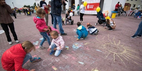 С подачи омича изменятся правила вывоза детей за границу