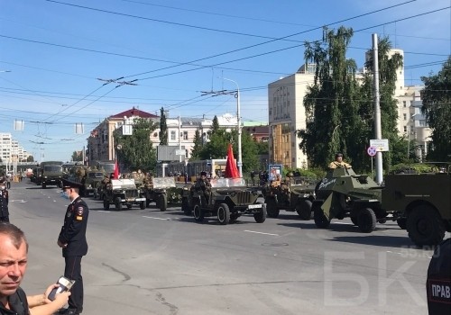 Омичей не испугал коронавирус: они дружно отправились на Парад