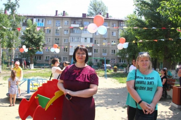 Концерты у домов и флешмобы. Как отмечают День России в Омске?