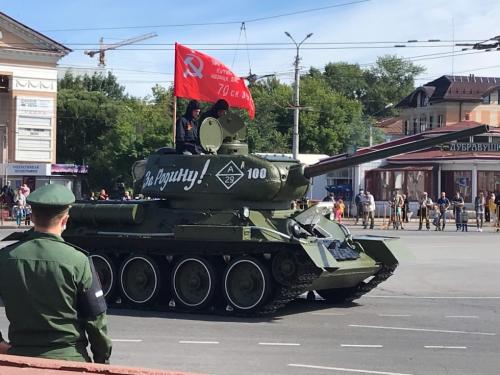 Омичей не испугал коронавирус: они дружно отправились на Парад