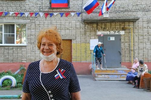 Флаги, песни, маски: как в Омске прошел День России?