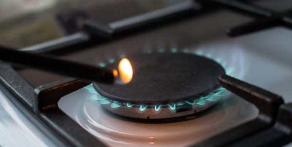 Подача голубого топлива жителям Левобережья восстановлена после возгорания газопровода