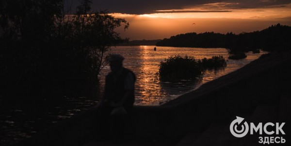 Молодой парень утонул, купаясь ночью в котловане